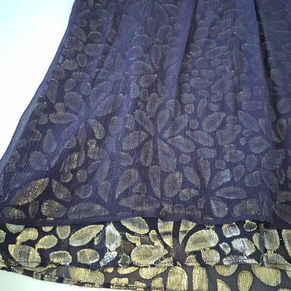 Halston Eggplant and Gold Patterned Top - Picture 2 of 6